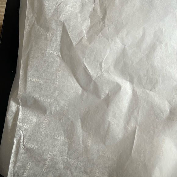 CHANEL GIFT BOX BLUE/GOLD RIBBON - Picture 4 of 8